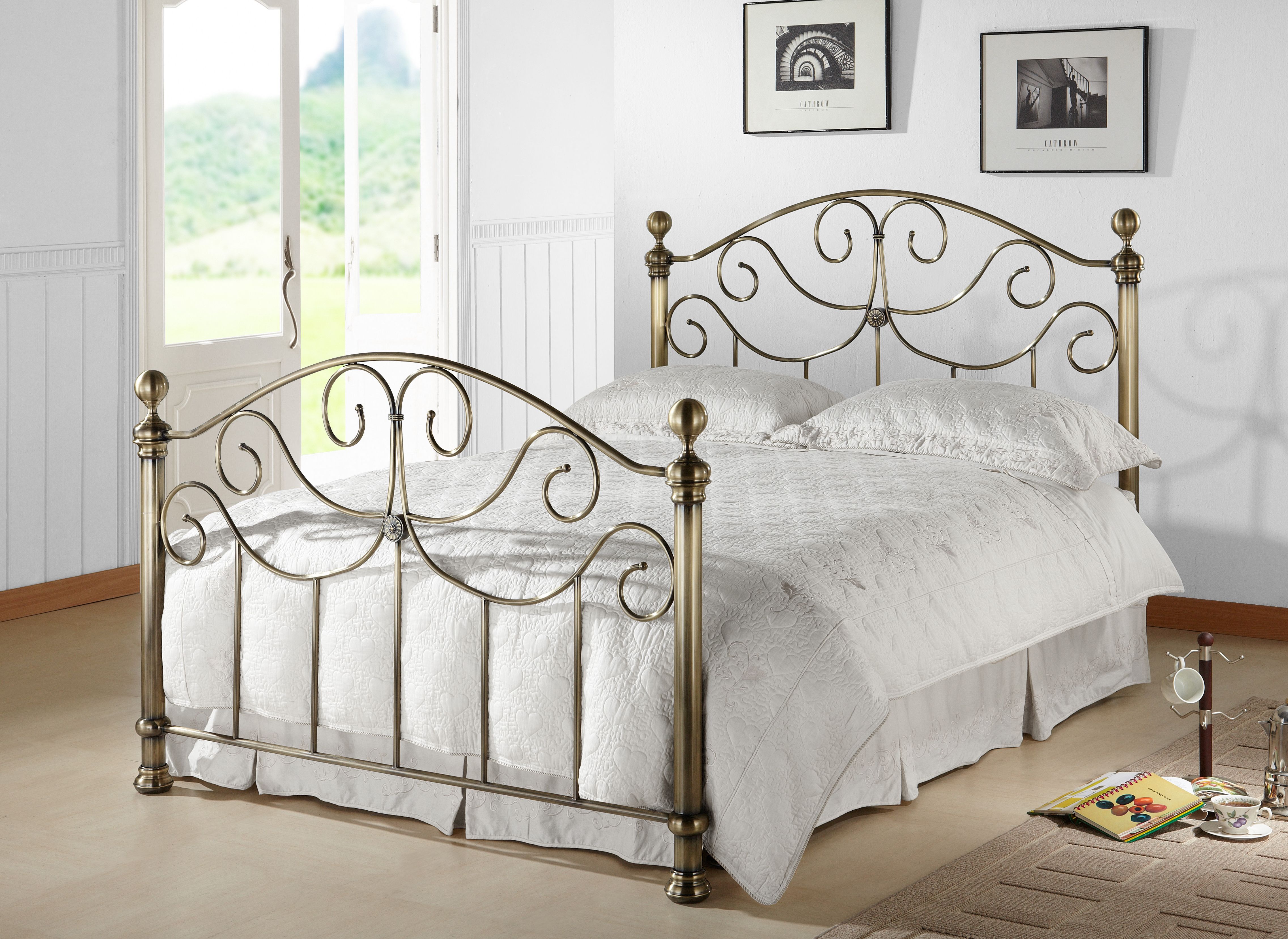 Victorian Style Antique Brass Finished Metal Bed Frame Double 4ft 6 Free Next Day Delivery